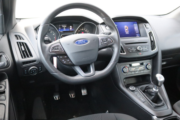 Ford Focus 1.5 EcoB. 150PK ST-Line Carplay-android/Parkeerhulp/Cruise-control/Nieuwe-distributieriem