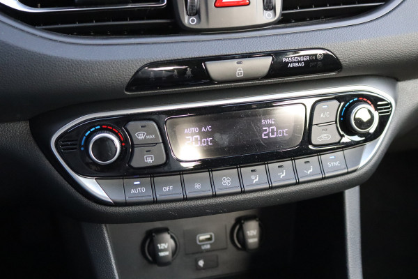 Hyundai i30 Wagon 160PK T-GDi Hybrid Automaat Comfort Navigatie/Camera/Parkeerhulp/Winter-pack