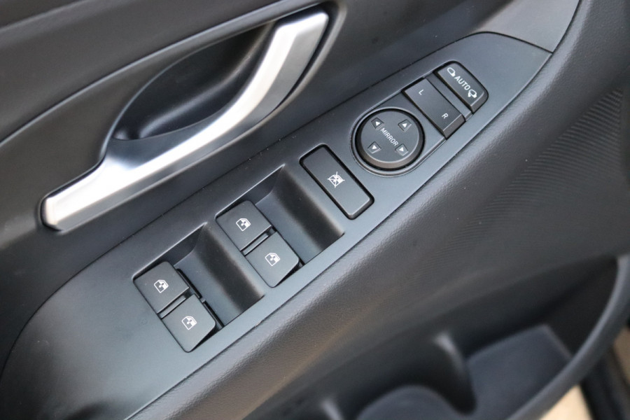 Hyundai i30 Wagon 160PK T-GDi Hybrid Automaat Comfort Navigatie/Camera/Parkeerhulp/Winter-pack