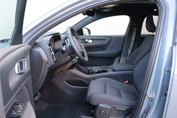 Volvo C40 Recharge Core 69 kWh 232PK Winterpack/Camera/Panoramadak/Cruise-Control