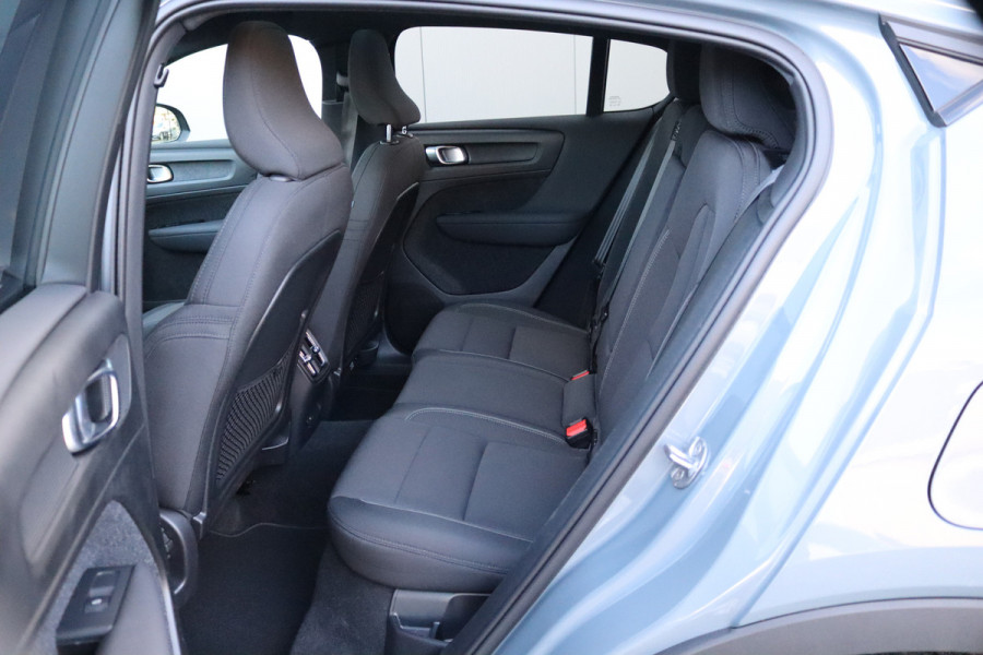 Volvo C40 Recharge Core 69 kWh 232PK Winterpack/Camera/Panoramadak/Cruise-Control