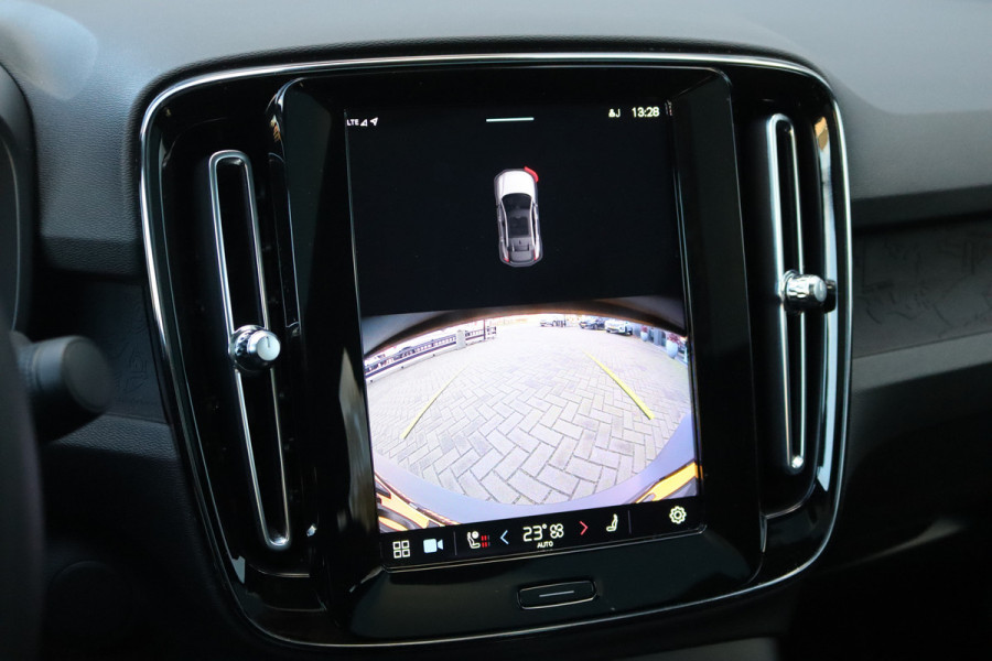 Volvo C40 Recharge Core 69 kWh 232PK Winterpack/Camera/Panoramadak/Cruise-Control