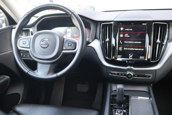 Volvo XC60 2.0 T8 Twin Engine AWD Momentum Pro Open-dak/Trekhaak/Camera/Leder/Carplay-android