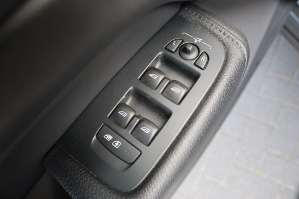 Volvo XC60 2.0 T8 Twin Engine AWD Momentum Pro Open-dak/Trekhaak/Camera/Leder/Carplay-android