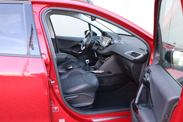 Peugeot 2008 1.2 PureT. 130PK GT-line 1-ste-eigenaar/Trekhaak/Panoramadak/Camera/Carplay-android