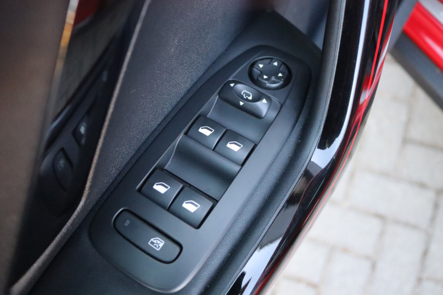 Peugeot 2008 1.2 PureT. 130PK GT-line 1-ste-eigenaar/Trekhaak/Panoramadak/Camera/Carplay-android