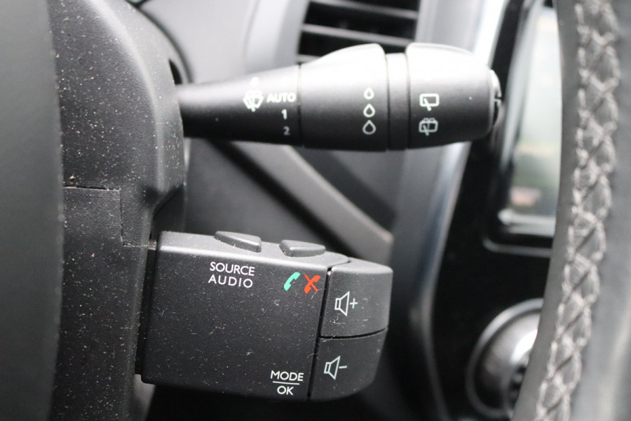 Renault Captur 1.2 TCe 120PK Automaat Intens Trekhaak/Camera/Parkeerhulp/Navigatie