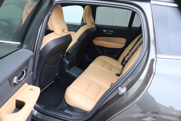 Volvo V60 2.0 T8 390PK Recharge AWD Inscription Trekhaak-2000KG/360-camera/Pano-dak/Winter-pack/Memory-stoel