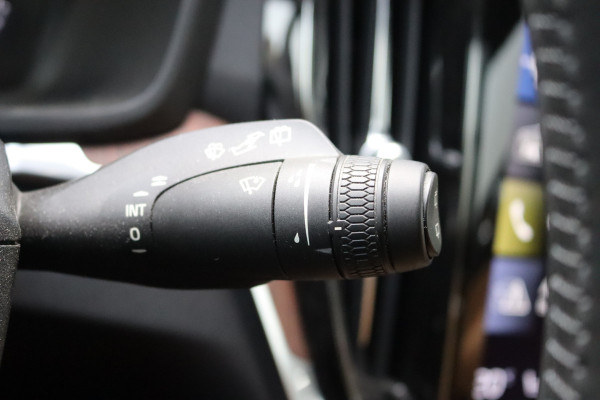 Volvo V60 2.0 T8 390PK Recharge AWD Inscription Trekhaak-2000KG/360-camera/Pano-dak/Winter-pack/Memory-stoel