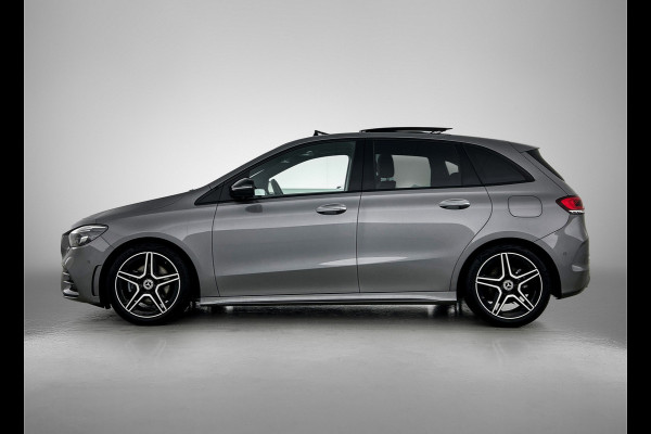 Mercedes-Benz B-Klasse 180 Business Solution AMG Panoramadak | Lichtmetalen velgen | MBUX  wide screen | navigatie | Parking support | Sfeerverlichting | Inclusief 24 maanden MB Certified garantie voor Europa.