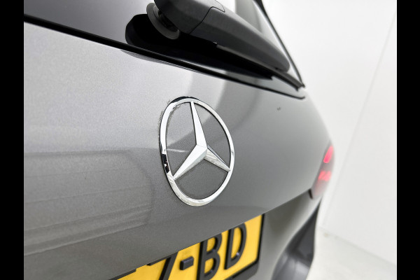 Mercedes-Benz B-Klasse 180 Business Solution AMG Panoramadak | Lichtmetalen velgen | MBUX  wide screen | navigatie | Parking support | Sfeerverlichting | Inclusief 24 maanden MB Certified garantie voor Europa.