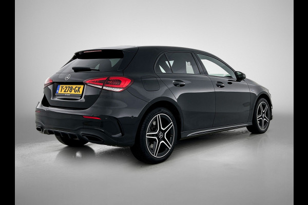 Mercedes-Benz A-Klasse 250 e Business Solution AMG Limited 5 Spaaks lichten metalen | MBUX wide screen | Navigatie | Parking support met camera achter | Inclusief 24 maanden MB Certified garantie voor Europa.