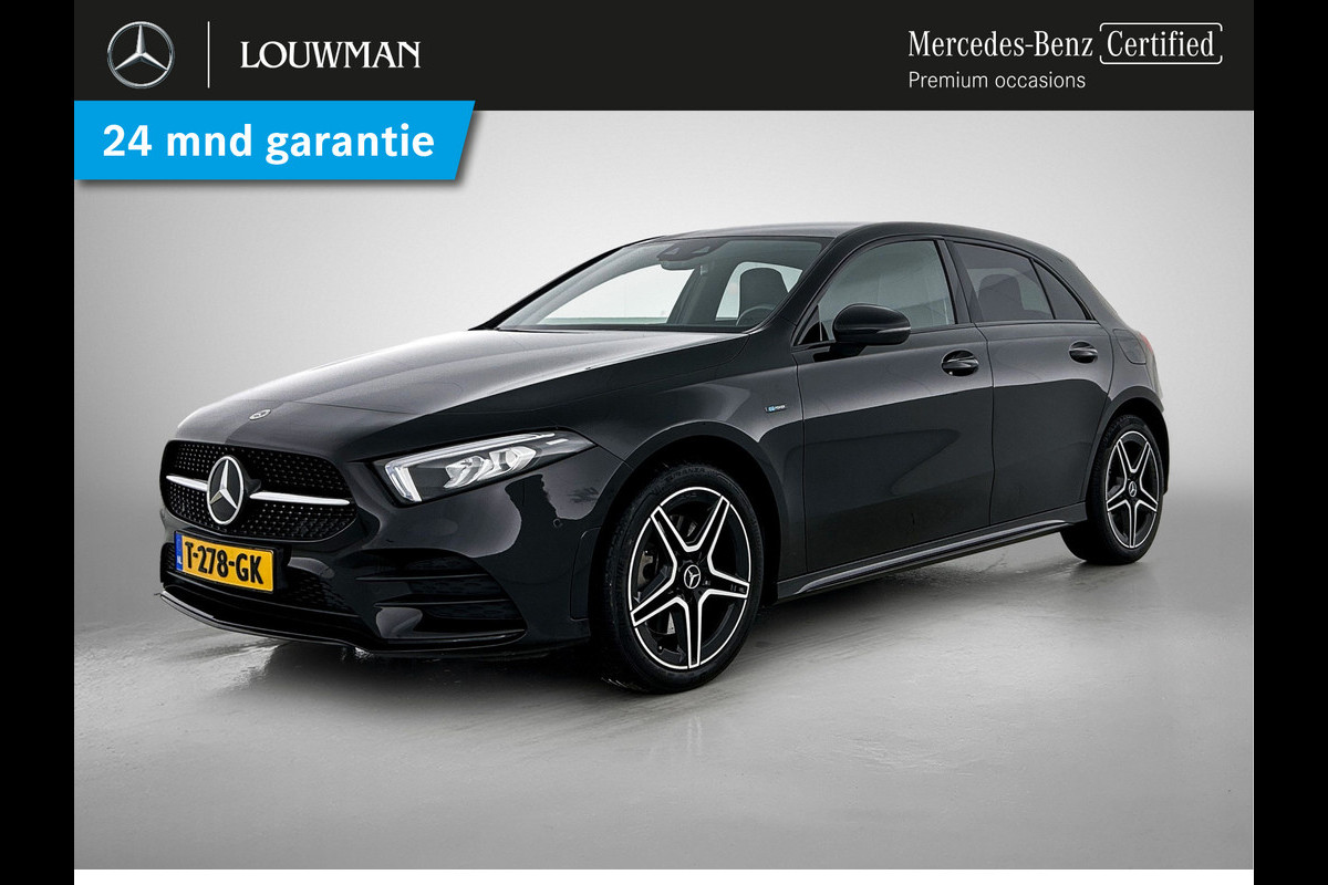 Mercedes-Benz A-Klasse 250 e Business Solution AMG Limited 5 Spaaks lichten metalen | MBUX wide screen | Navigatie | Parking support met camera achter | Inclusief 24 maanden MB Certified garantie voor Europa.