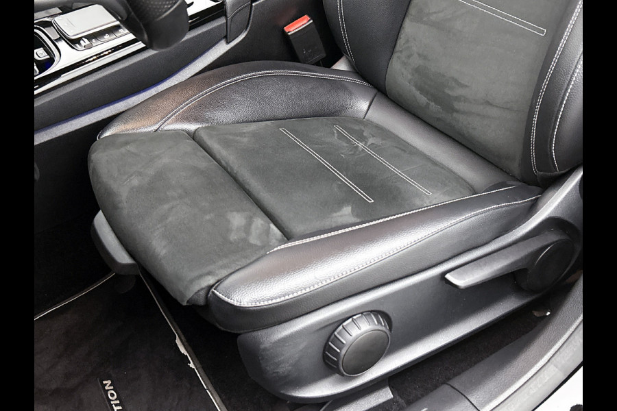 Mercedes-Benz A-Klasse 250 e Business Solution AMG Limited 5 Spaaks lichten metalen | MBUX wide screen | Navigatie | Parking support met camera achter | Inclusief 24 maanden MB Certified garantie voor Europa.