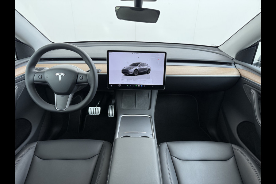 Tesla Model Y Performance 534pk 0-100 3,8 sec. Trekhaak AWD 78,1kWh Warmte-pomp FSD-Comp.3 AutoPilot Carbon-Spoiler Elekr.Achterklep AMD-Ryzen 3xCamera Navi LED ACC DAB Voorverwarmen interieur en Keyless via App One-Pedal-Drive Rode Remklauwen Garantie op Accu 03-02-2031 maz. 192.000km max. 250Kw laadvermogen !