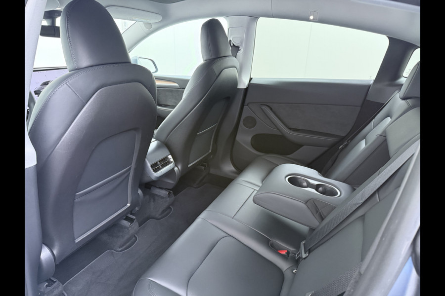 Tesla Model Y Performance 534pk 0-100 3,8 sec. Trekhaak AWD 78,1kWh Warmte-pomp FSD-Comp.3 AutoPilot Carbon-Spoiler Elekr.Achterklep AMD-Ryzen 3xCamera Navi LED ACC DAB Voorverwarmen interieur en Keyless via App One-Pedal-Drive Rode Remklauwen Garantie op Accu 03-02-2031 maz. 192.000km max. 250Kw laadvermogen !