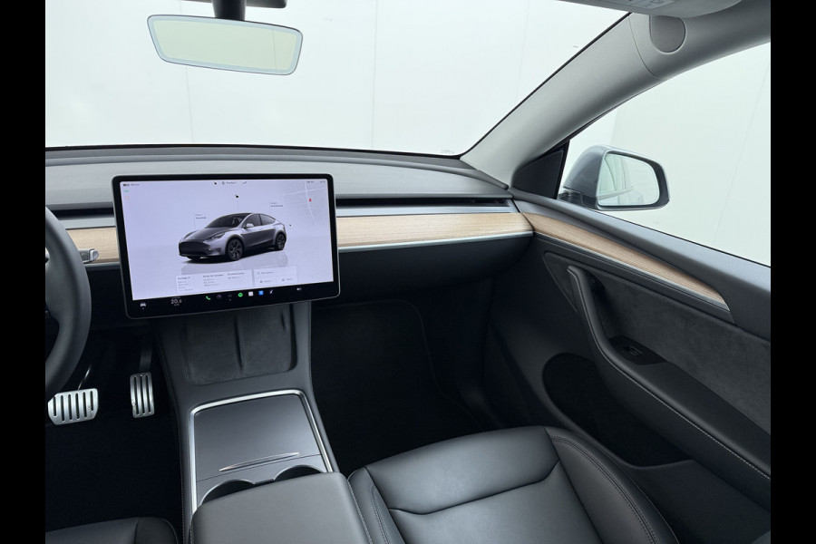 Tesla Model Y Performance 534pk 0-100 3,8 sec. Trekhaak AWD 78,1kWh Warmte-pomp FSD-Comp.3 AutoPilot Carbon-Spoiler Elekr.Achterklep AMD-Ryzen 3xCamera Navi LED ACC DAB Voorverwarmen interieur en Keyless via App One-Pedal-Drive Rode Remklauwen Garantie op Accu 03-02-2031 maz. 192.000km max. 250Kw laadvermogen !