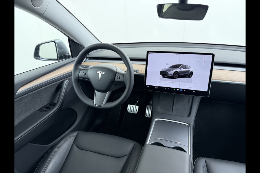 Tesla Model Y Performance 534pk 0-100 3,8 sec. Trekhaak AWD 78,1kWh Warmte-pomp FSD-Comp.3 AutoPilot Carbon-Spoiler Elekr.Achterklep AMD-Ryzen 3xCamera Navi LED ACC DAB Voorverwarmen interieur en Keyless via App One-Pedal-Drive Rode Remklauwen Garantie op Accu 03-02-2031 maz. 192.000km max. 250Kw laadvermogen !