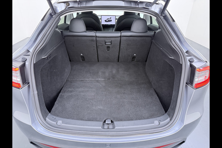 Tesla Model Y Performance 534pk 0-100 3,8 sec. Trekhaak AWD 78,1kWh Warmte-pomp FSD-Comp.3 AutoPilot Carbon-Spoiler Elekr.Achterklep AMD-Ryzen 3xCamera Navi LED ACC DAB Voorverwarmen interieur en Keyless via App One-Pedal-Drive Rode Remklauwen Garantie op Accu 03-02-2031 maz. 192.000km max. 250Kw laadvermogen !