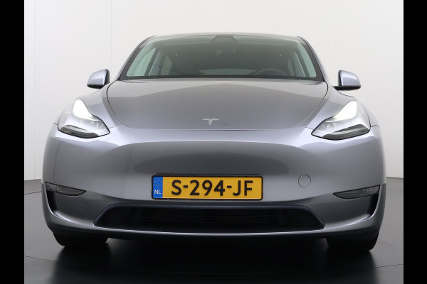 Tesla Model Y Performance 534pk 0-100 3,8 sec. Trekhaak AWD 78,1kWh Warmte-pomp FSD-Comp.3 AutoPilot Carbon-Spoiler Elekr.Achterklep AMD-Ryzen 3xCamera Navi LED ACC DAB Voorverwarmen interieur en Keyless via App One-Pedal-Drive Rode Remklauwen Garantie op Accu 03-02-2031 maz. 192.000km max. 250Kw laadvermogen !