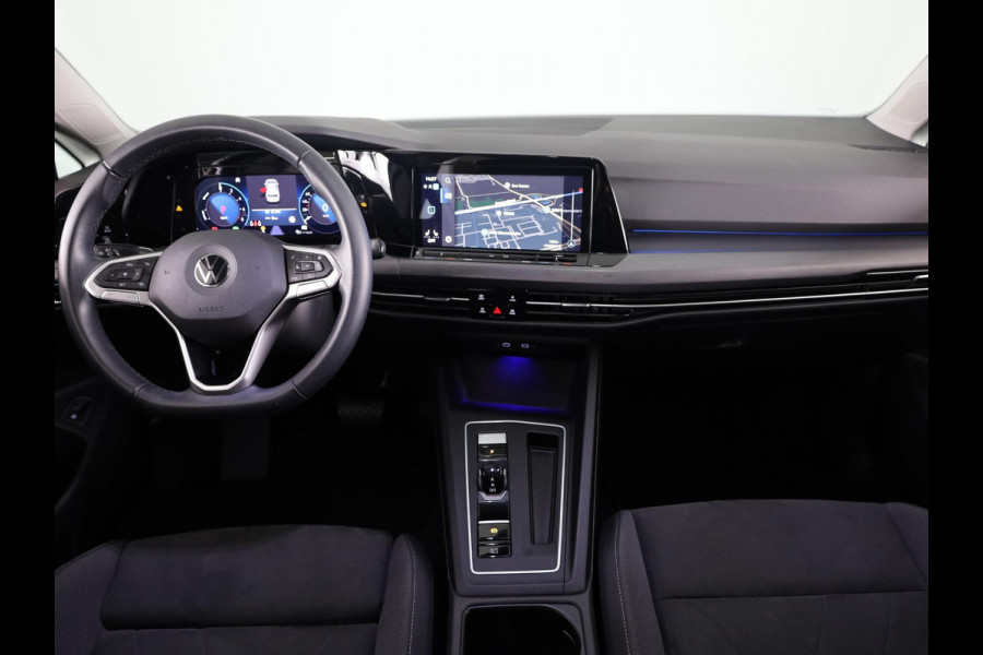 Volkswagen Golf 1.4 eHybrid Style 204 pk Automaat (DSG) | Navigatie | Panoramadak | Parkeersensoren | Adaptieve cruise control | Stoelverwarming |