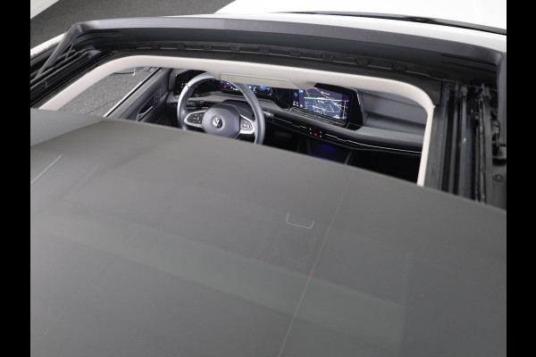 Volkswagen Golf 1.4 eHybrid Style 204 pk Automaat (DSG) | Navigatie | Panoramadak | Parkeersensoren | Adaptieve cruise control | Stoelverwarming |