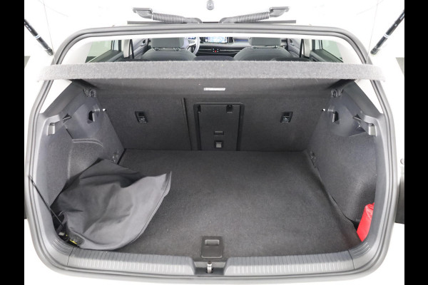 Volkswagen Golf 1.4 eHybrid Style 204 pk Automaat (DSG) | Navigatie | Panoramadak | Parkeersensoren | Adaptieve cruise control | Stoelverwarming |