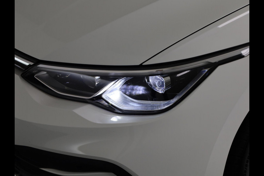 Volkswagen Golf 1.4 eHybrid Style 204 pk Automaat (DSG) | Navigatie | Panoramadak | Parkeersensoren | Adaptieve cruise control | Stoelverwarming |