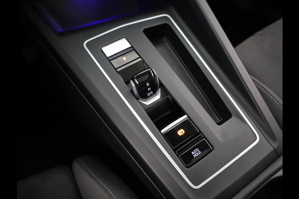 Volkswagen Golf 1.4 eHybrid Style 204 pk Automaat (DSG) | Navigatie | Panoramadak | Parkeersensoren | Adaptieve cruise control | Stoelverwarming |