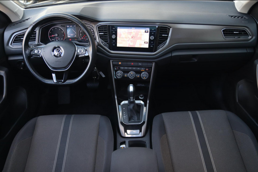 Volkswagen T-Roc 1.5 TSI / PANODAK / ACC / CAMERA / CARPLAY / STUUR+STOELVERW