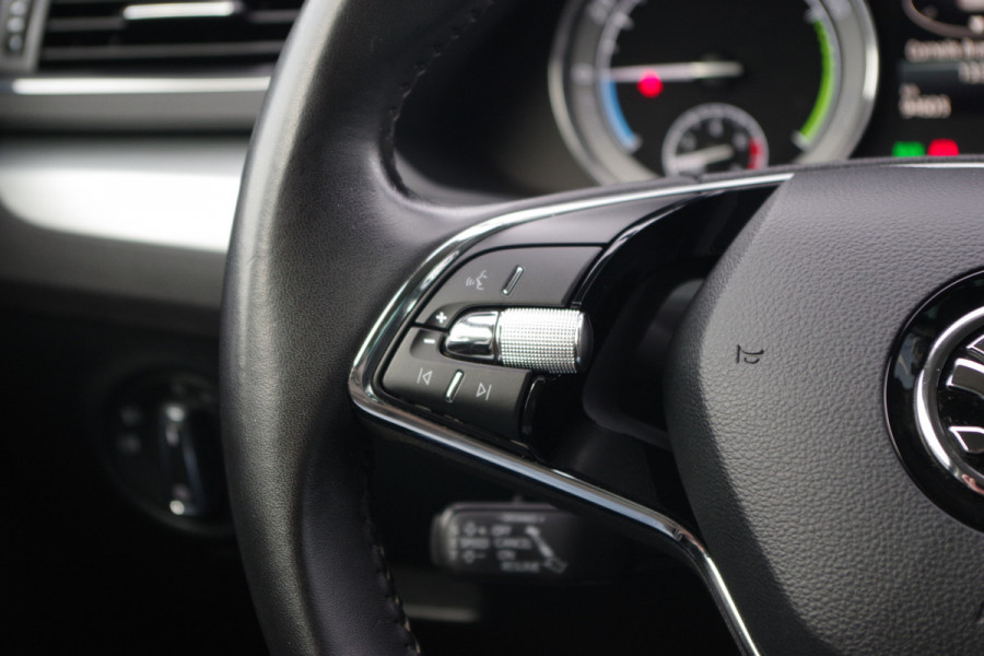 Škoda Superb Combi 1.4 TSI iV 218 PK Business Edition Plus, Memory, LED, Adap. Cruise Control