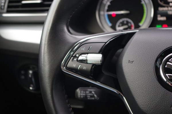 Škoda Superb Combi 1.4 TSI iV 218 PK Business Edition Plus, Memory, LED, Adap. Cruise Control