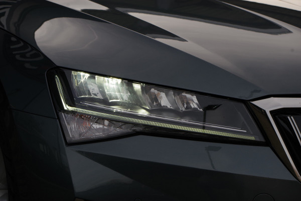 Škoda Superb Combi 1.4 TSI iV 218 PK Business Edition Plus, Memory, LED, Adap. Cruise Control