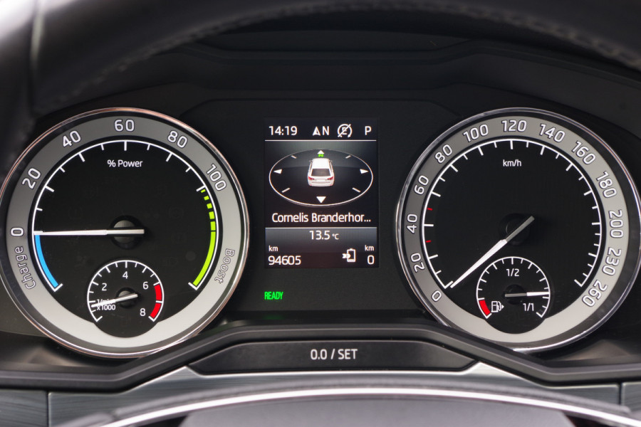 Škoda Superb Combi 1.4 TSI iV 218 PK Business Edition Plus, Memory, LED, Adap. Cruise Control