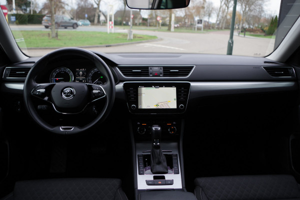 Škoda Superb Combi 1.4 TSI iV 218 PK Business Edition Plus, Memory, LED, Adap. Cruise Control