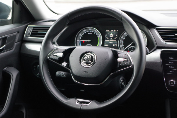 Škoda Superb Combi 1.4 TSI iV 218 PK Business Edition Plus, Memory, LED, Adap. Cruise Control