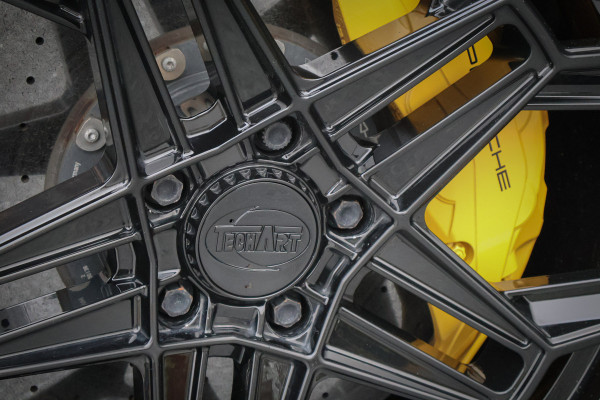 Porsche Cayenne 3.0 E-Hybrid | NP € 222.577,- | KERAMISCHE REMMEN | 40K TECHART | CLANCK AUDIO | FULL PPF | PASM | PDCC | PCCB | PDLS+ | PANORAM INTERIEURPAKKET CARBON | DIMMENDE SPIEGELS | CARBON SPIEGELKAPPEN |