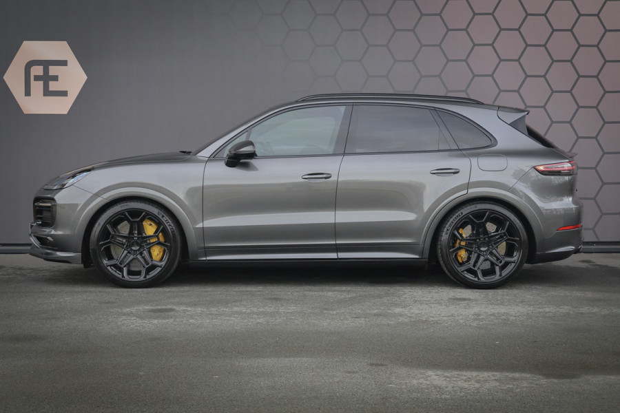 Porsche Cayenne 3.0 E-Hybrid | NP € 222.577,- | KERAMISCHE REMMEN | 40K TECHART | CLANCK AUDIO | FULL PPF | PASM | PDCC | PCCB | PDLS+ | PANORAM INTERIEURPAKKET CARBON | DIMMENDE SPIEGELS | CARBON SPIEGELKAPPEN |