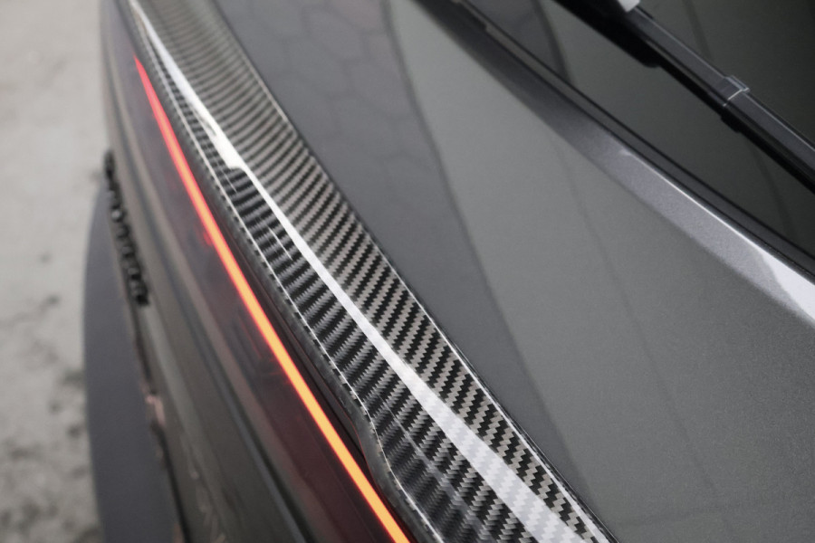 Porsche Cayenne 3.0 E-Hybrid | NP € 222.577,- | KERAMISCHE REMMEN | 40K TECHART | CLANCK AUDIO | FULL PPF | PASM | PDCC | PCCB | PDLS+ | PANORAM INTERIEURPAKKET CARBON | DIMMENDE SPIEGELS | CARBON SPIEGELKAPPEN |