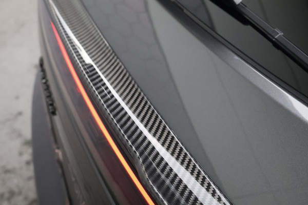 Porsche Cayenne 3.0 E-Hybrid | NP € 222.577,- | KERAMISCHE REMMEN | 40K TECHART | CLANCK AUDIO | FULL PPF | PASM | PDCC | PCCB | PDLS+ | PANORAM INTERIEURPAKKET CARBON | DIMMENDE SPIEGELS | CARBON SPIEGELKAPPEN |