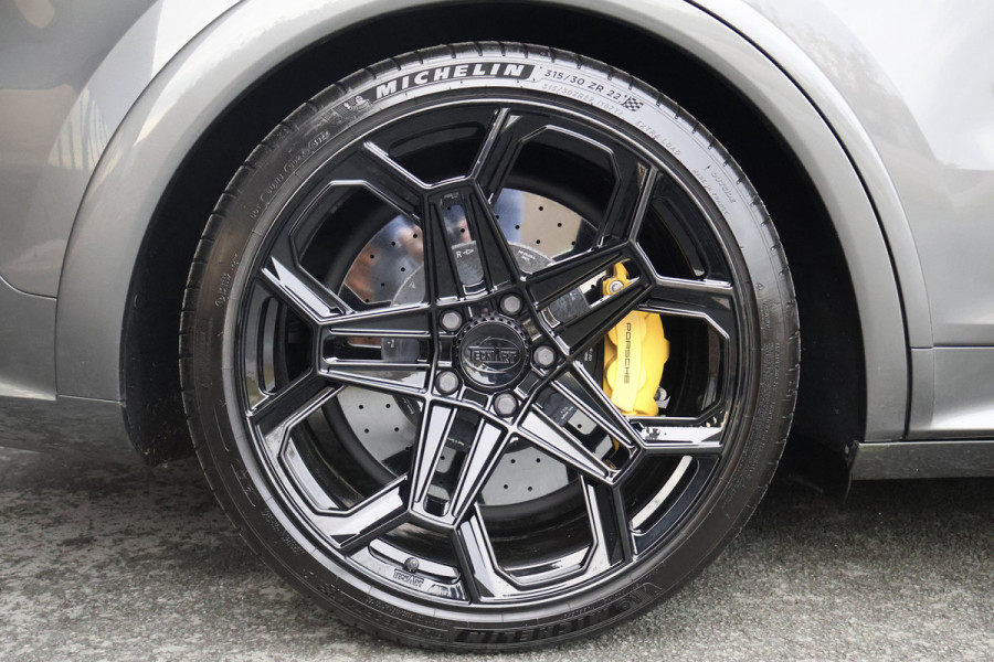 Porsche Cayenne 3.0 E-Hybrid | NP € 222.577,- | KERAMISCHE REMMEN | 40K TECHART | CLANCK AUDIO | FULL PPF | PASM | PDCC | PCCB | PDLS+ | PANORAM INTERIEURPAKKET CARBON | DIMMENDE SPIEGELS | CARBON SPIEGELKAPPEN |
