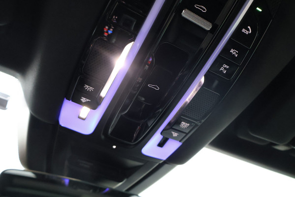 Porsche Cayenne 3.0 E-Hybrid | NP € 222.577,- | KERAMISCHE REMMEN | 40K TECHART | CLANCK AUDIO | FULL PPF | PASM | PDCC | PCCB | PDLS+ | PANORAM INTERIEURPAKKET CARBON | DIMMENDE SPIEGELS | CARBON SPIEGELKAPPEN |