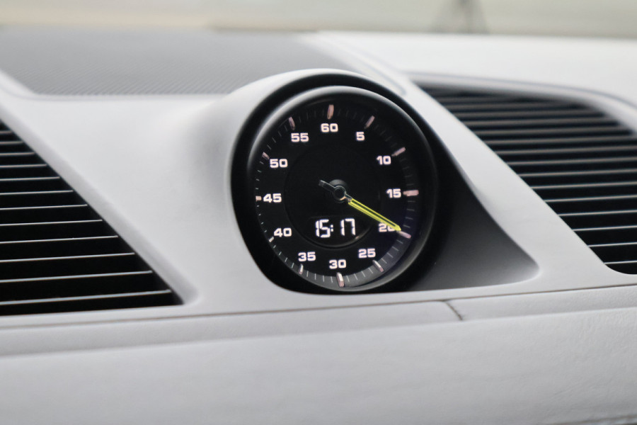 Porsche Cayenne 3.0 E-Hybrid | NP € 222.577,- | KERAMISCHE REMMEN | 40K TECHART | CLANCK AUDIO | FULL PPF | PASM | PDCC | PCCB | PDLS+ | PANORAM INTERIEURPAKKET CARBON | DIMMENDE SPIEGELS | CARBON SPIEGELKAPPEN |