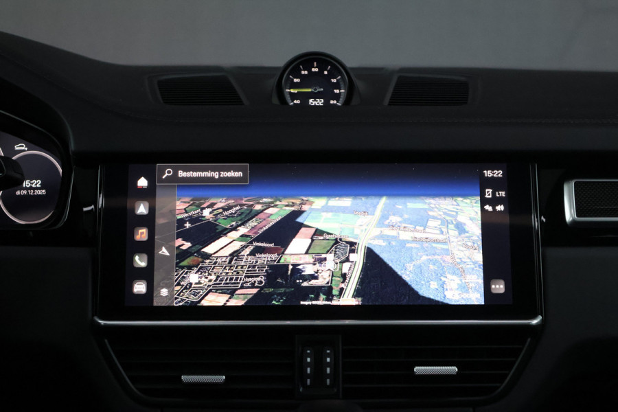 Porsche Cayenne 3.0 E-Hybrid | NP € 222.577,- | KERAMISCHE REMMEN | 40K TECHART | CLANCK AUDIO | FULL PPF | PASM | PDCC | PCCB | PDLS+ | PANORAM INTERIEURPAKKET CARBON | DIMMENDE SPIEGELS | CARBON SPIEGELKAPPEN |