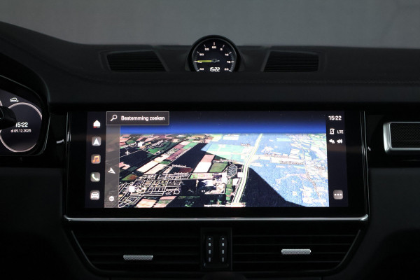 Porsche Cayenne 3.0 E-Hybrid | NP € 222.577,- | KERAMISCHE REMMEN | 40K TECHART | CLANCK AUDIO | FULL PPF | PASM | PDCC | PCCB | PDLS+ | PANORAM INTERIEURPAKKET CARBON | DIMMENDE SPIEGELS | CARBON SPIEGELKAPPEN |