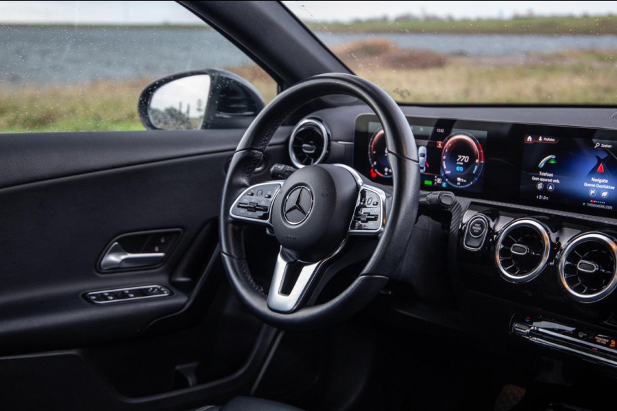 Mercedes-Benz A-Klasse 250 e Business Solution Luxury Limited AUTOMAAT / LEDER / CRUISE CONTROLE / CAMERA / CARPLAY