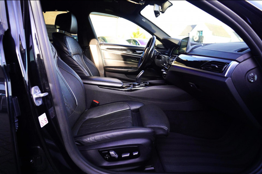 BMW 5 Serie M550d xDrive| Schuifdak | Stoelkoeling | Adaptieve Cruise control | 400 PK | Luxe Nappa Leder | Shadow Line | Dealer o
