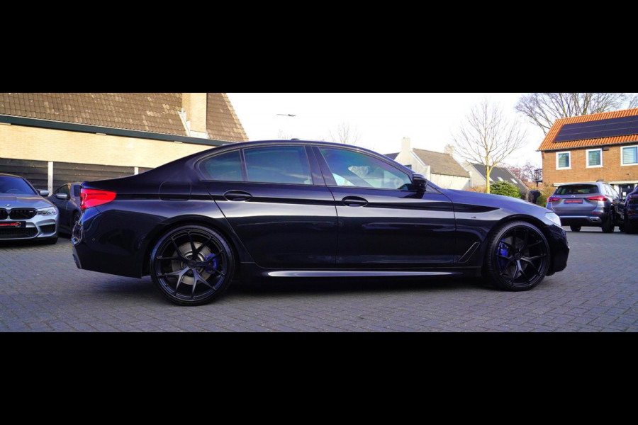 BMW 5 Serie M550d xDrive| Schuifdak | Stoelkoeling | Adaptieve Cruise control | 400 PK | Luxe Nappa Leder | Shadow Line | Dealer o