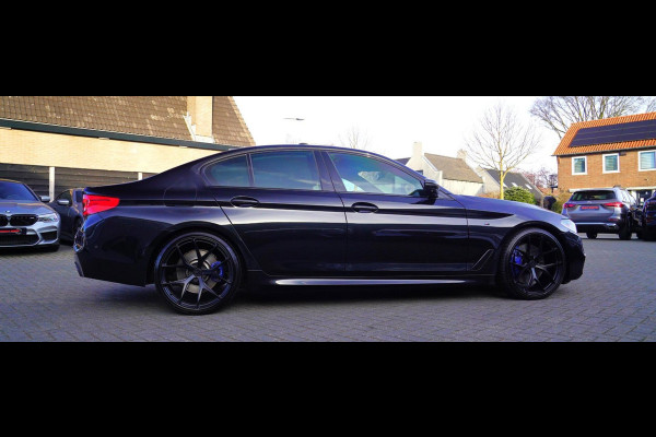 BMW 5 Serie M550d xDrive| Schuifdak | Stoelkoeling | Adaptieve Cruise control | 400 PK | Luxe Nappa Leder | Shadow Line | Dealer o