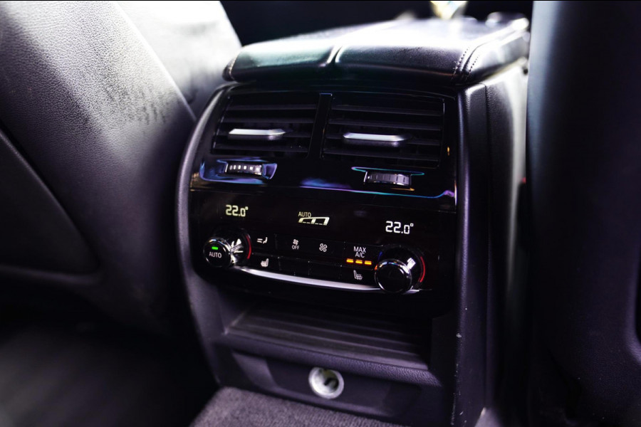 BMW 5 Serie M550d xDrive| Schuifdak | Stoelkoeling | Adaptieve Cruise control | 400 PK | Luxe Nappa Leder | Shadow Line | Dealer o